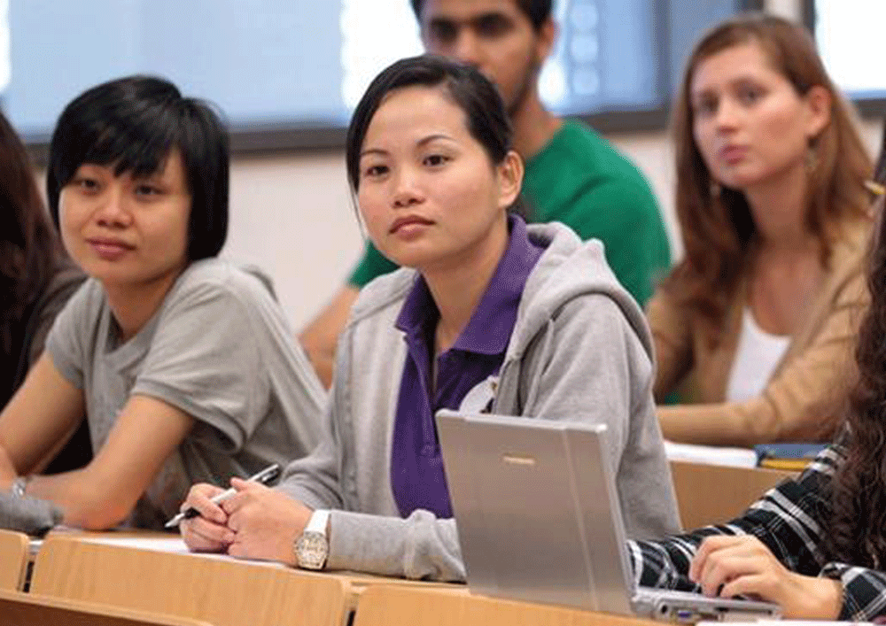 Quase 500.000 chineses estudaram no estrangeiro em 2014