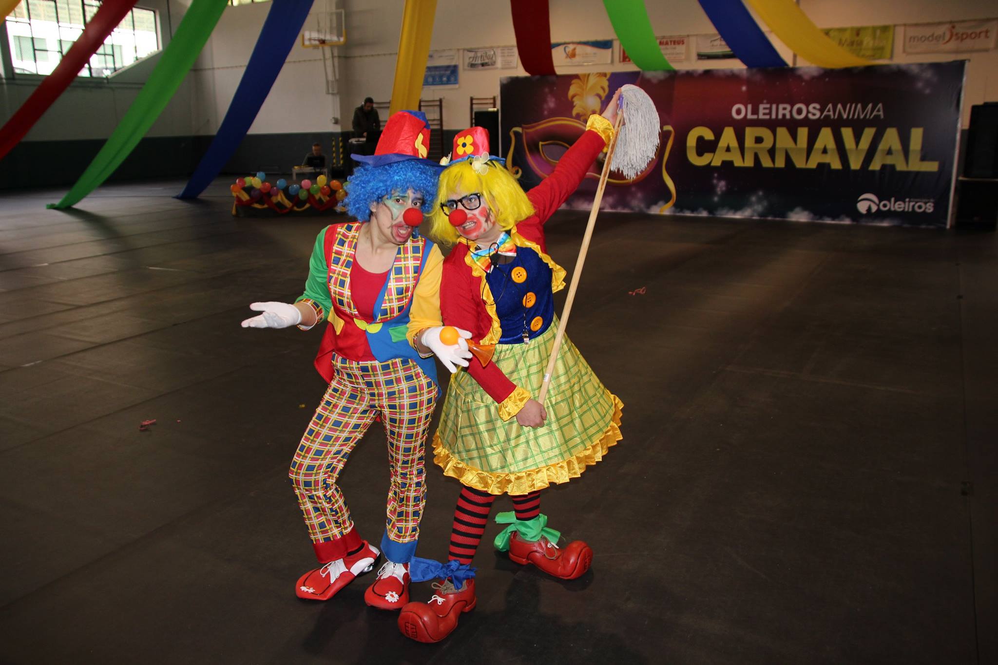 "Oleiros Anima Carnaval" encheu Pavilhão Municipal