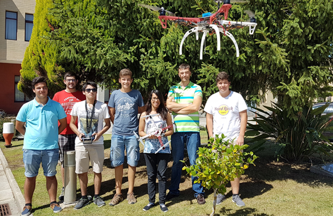 Castelo Branco: Estudantes do ensino secundário aprendem a construir Drones, carros de Fórmula 1 e microcontroladores