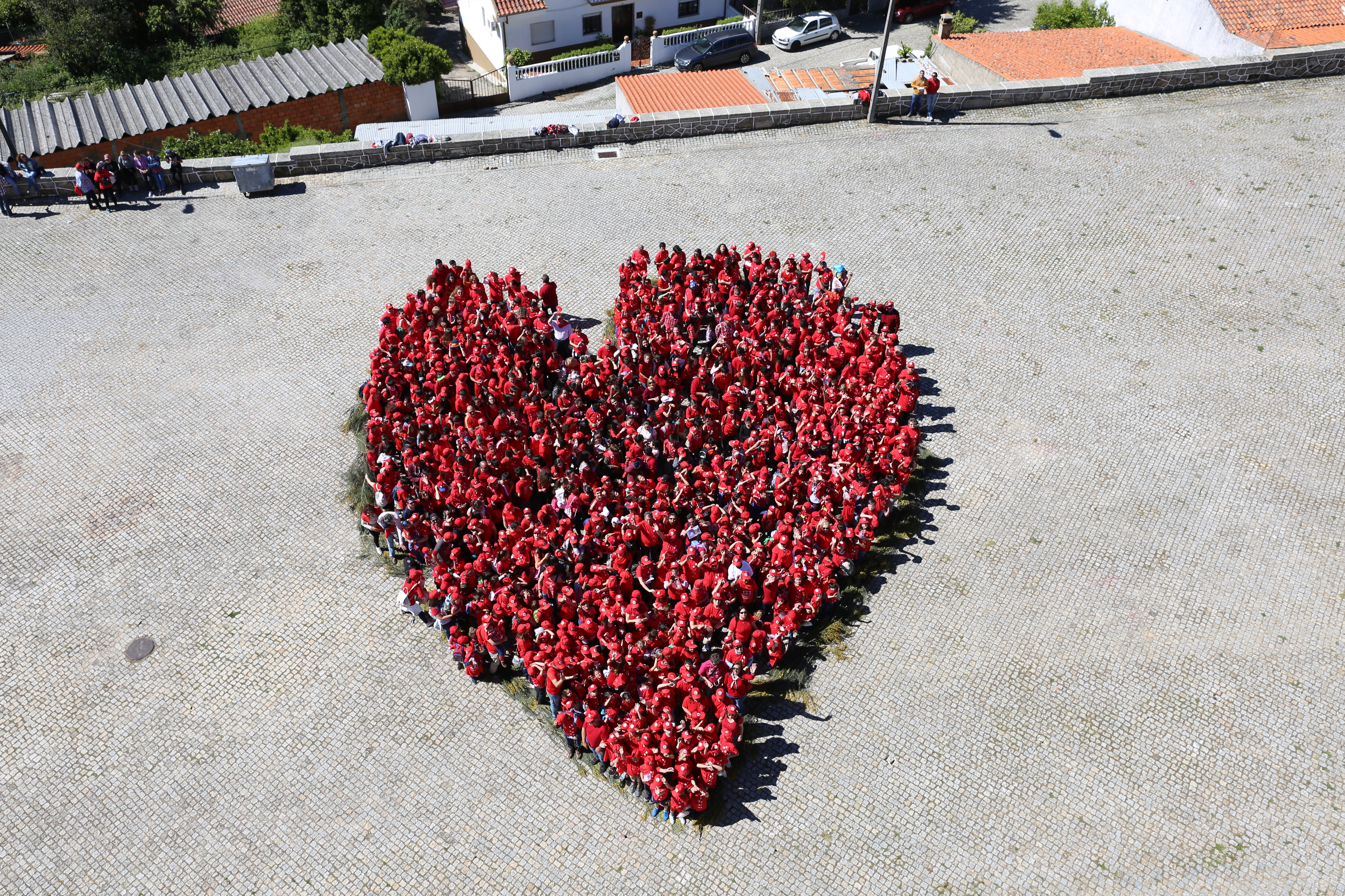 Penamacor: Portugueses e espanhóis construíram coração gigante