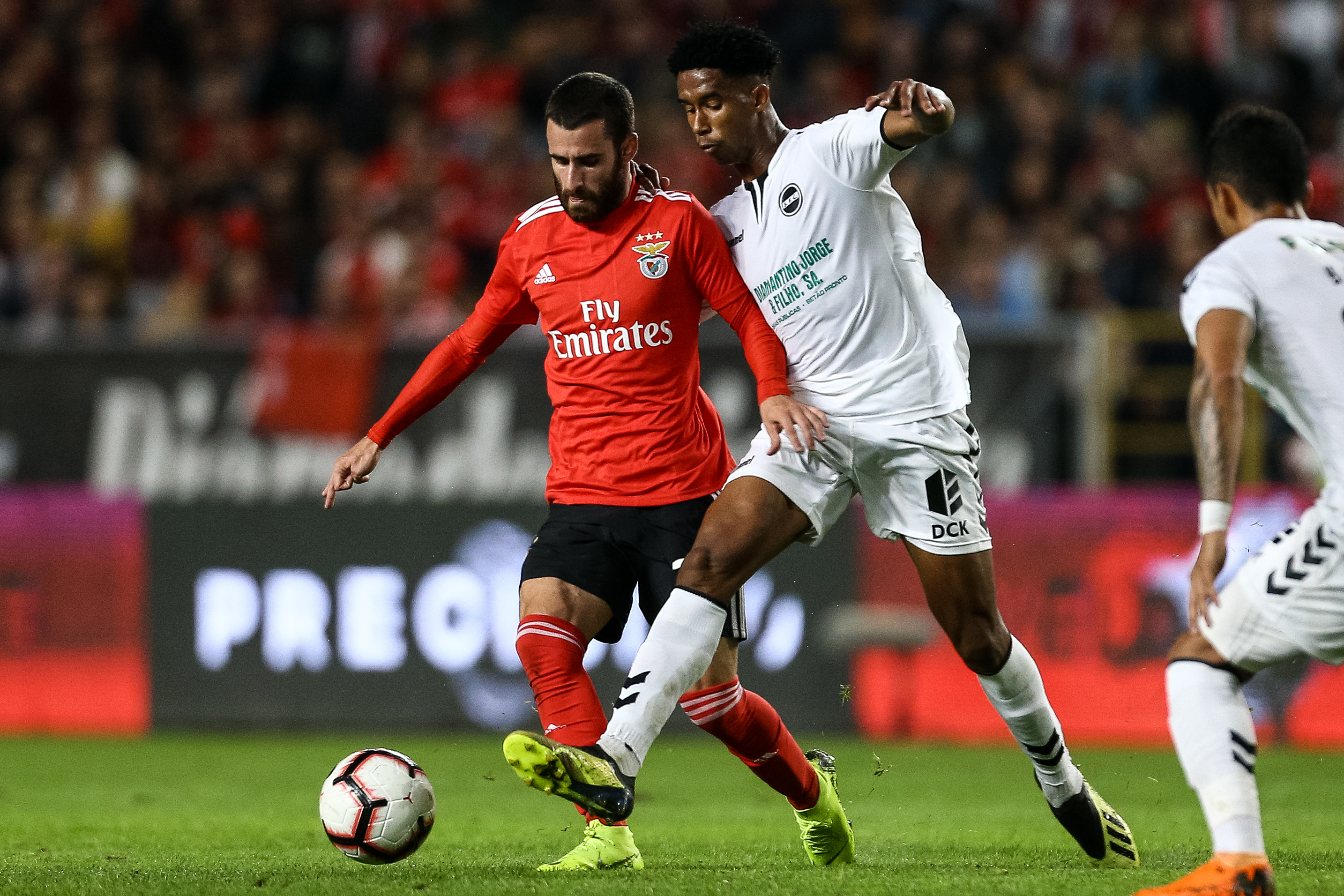 Benfica elimina Sertanense da Taça de Portugal sem dificuldades