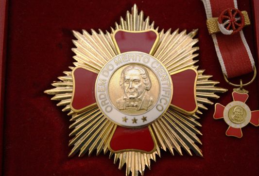 Câmara de Vila Velha de Ródão recebe Medalha de Mérito da Ciência 