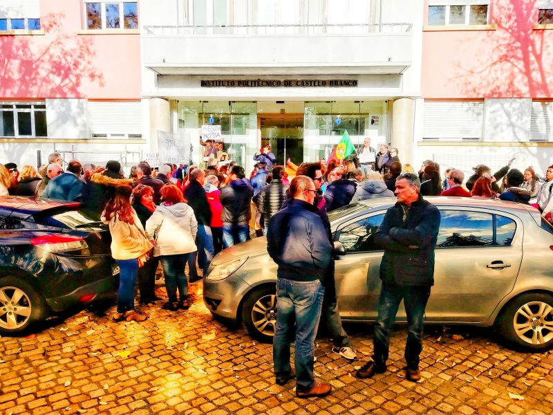 Castelo Branco: Alunos de Idanha-a-Nova protestam e defendem continuidade da ESGIN 