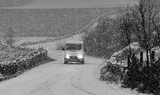 Estradas encerradas na Serra da Estrela devido à queda de neve