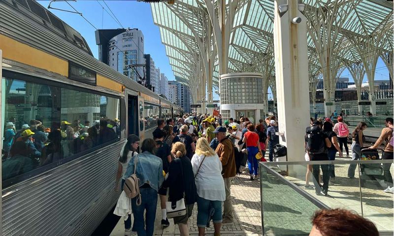 Move Beiras levou mais de 500 beirões em comboio ao Oceanário de Lisboa