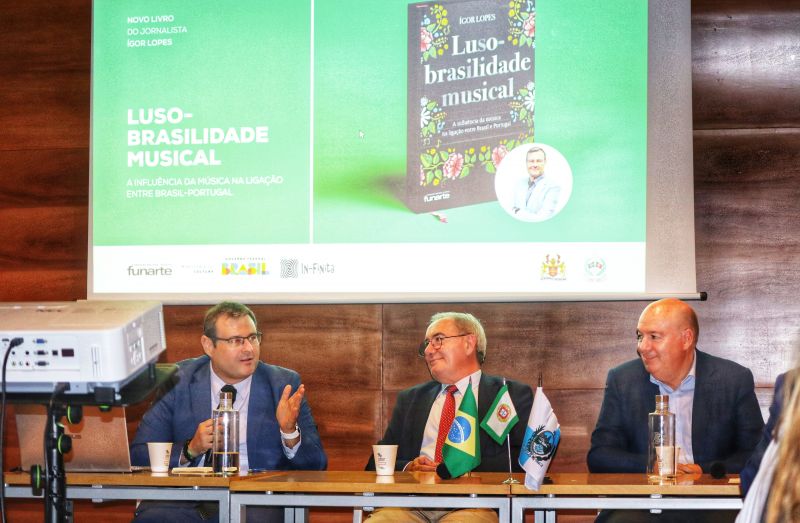 castelo-branco-livro-luso-brasilidade-musical---a-influyncia-da-mysica-na-ligayyo-entre-portugal-brasil-apresentado-na-biblioteca-municipal