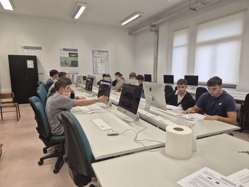 Castelo Branco: Alunos do Curso Profissional de
Proença-a-Nova em formação CISCO na Escola Superior de Tecnologia