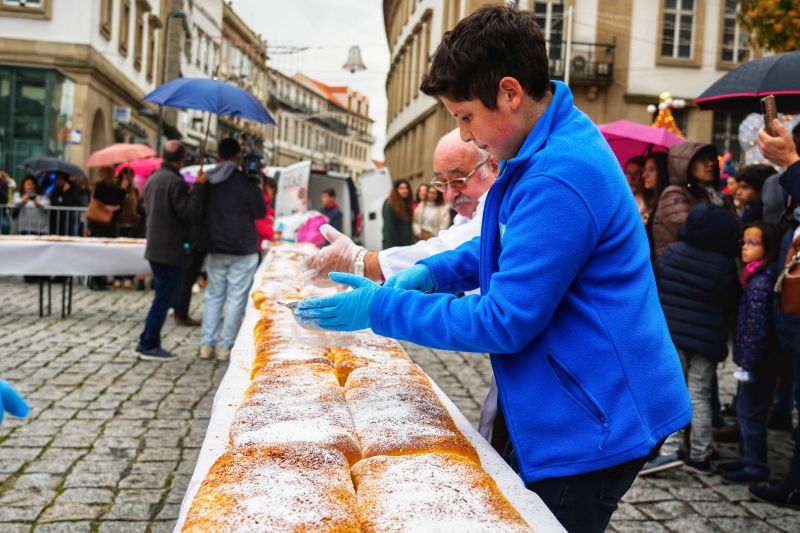 Covilhã: Natal arranca com Mega Bolo Nevão e Coro Misto