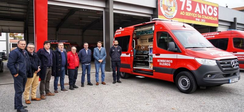 Oleiros: Bombeiros recebem nova ambulância de emergência