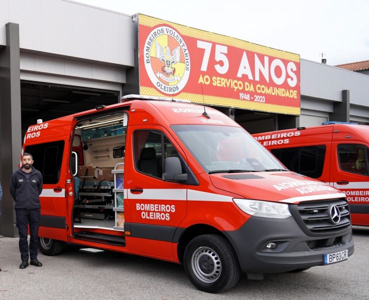 Bombeiros Voluntários de Oleiros têm nova ambulância de emergência
