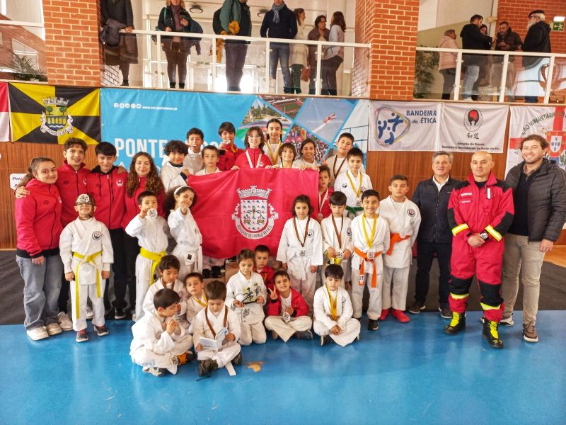 karate-wado-albicastrenses-conquistam-34-medalhas-em-torneio-disputado-na-ponte-sor