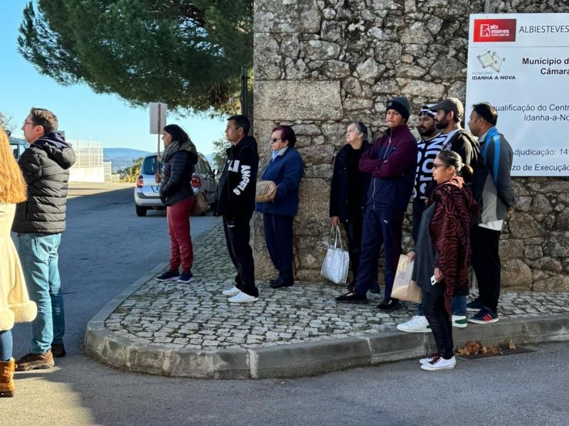 Idanha-a-Nova: Armindo Jacinto junta-se a 80 pessoas na manifestação de utentes do Centro de Saúde
