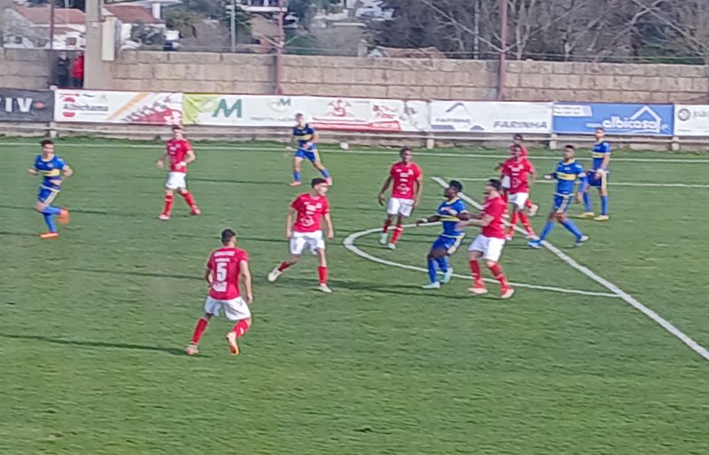 Benfica e Castelo Branco perde em casa com o Elvas por 0-2