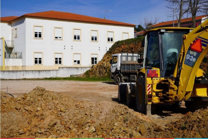 Oleiros: Câmara cria 24 novos lugares de estacionamento ao melhorar acessibilidade da vila