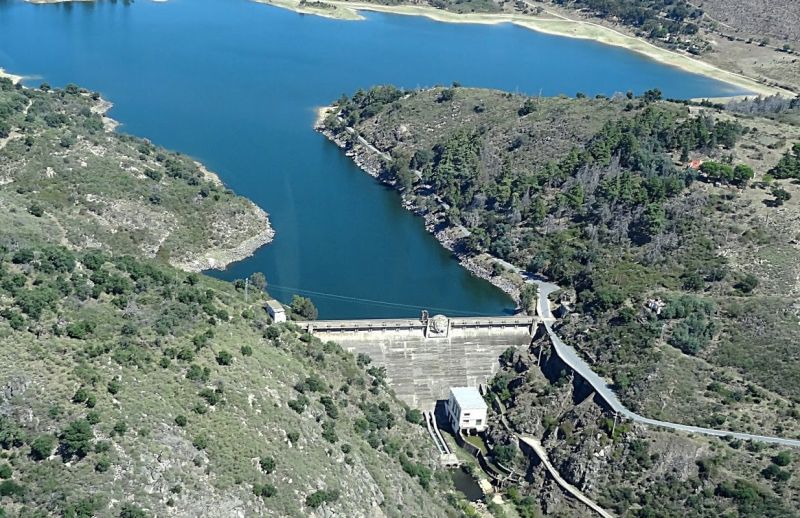 idanha-a-nova-fissura-na-barragem-marechal-carmona-leva-a-vistoria-da-proteyyo-civil