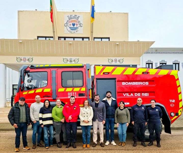 bombeiros-voluntyarios-de-vila-de-rei-tym-novo-veyculo-de-combate-a-incyndios-florestais